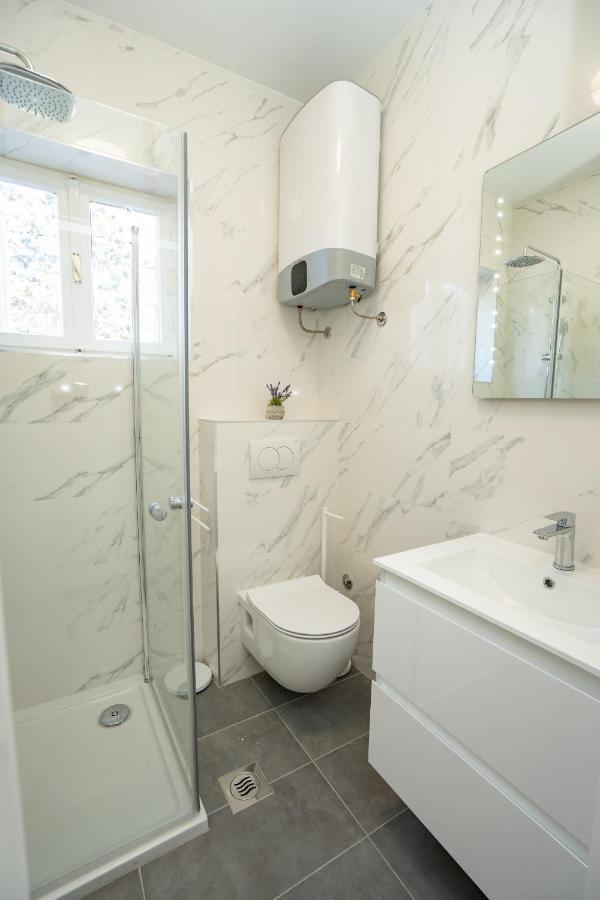 Rooms Magnolia With Pool Novalja Ngoại thất bức ảnh