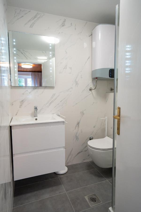 Rooms Magnolia With Pool Novalja Ngoại thất bức ảnh