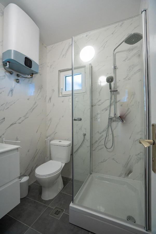 Rooms Magnolia With Pool Novalja Ngoại thất bức ảnh