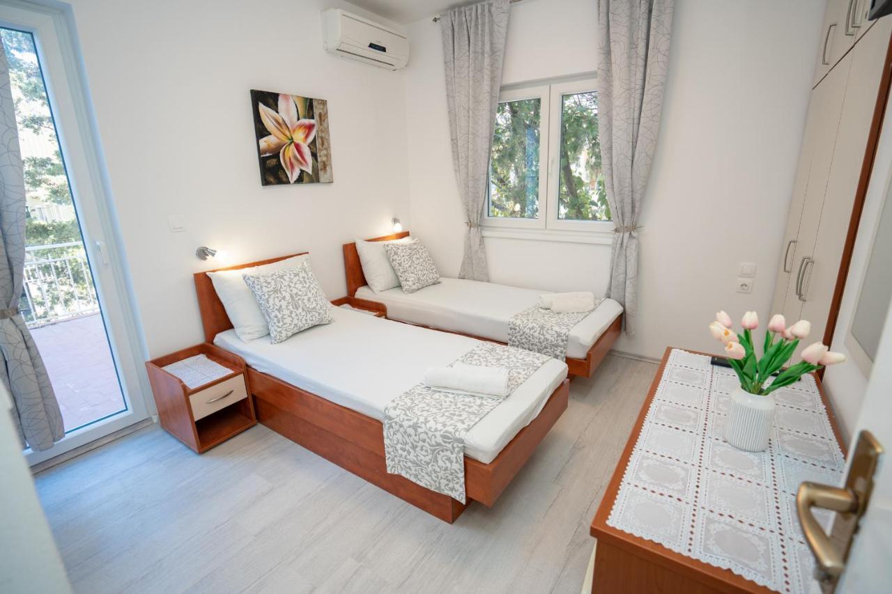 Rooms Magnolia With Pool Novalja Ngoại thất bức ảnh