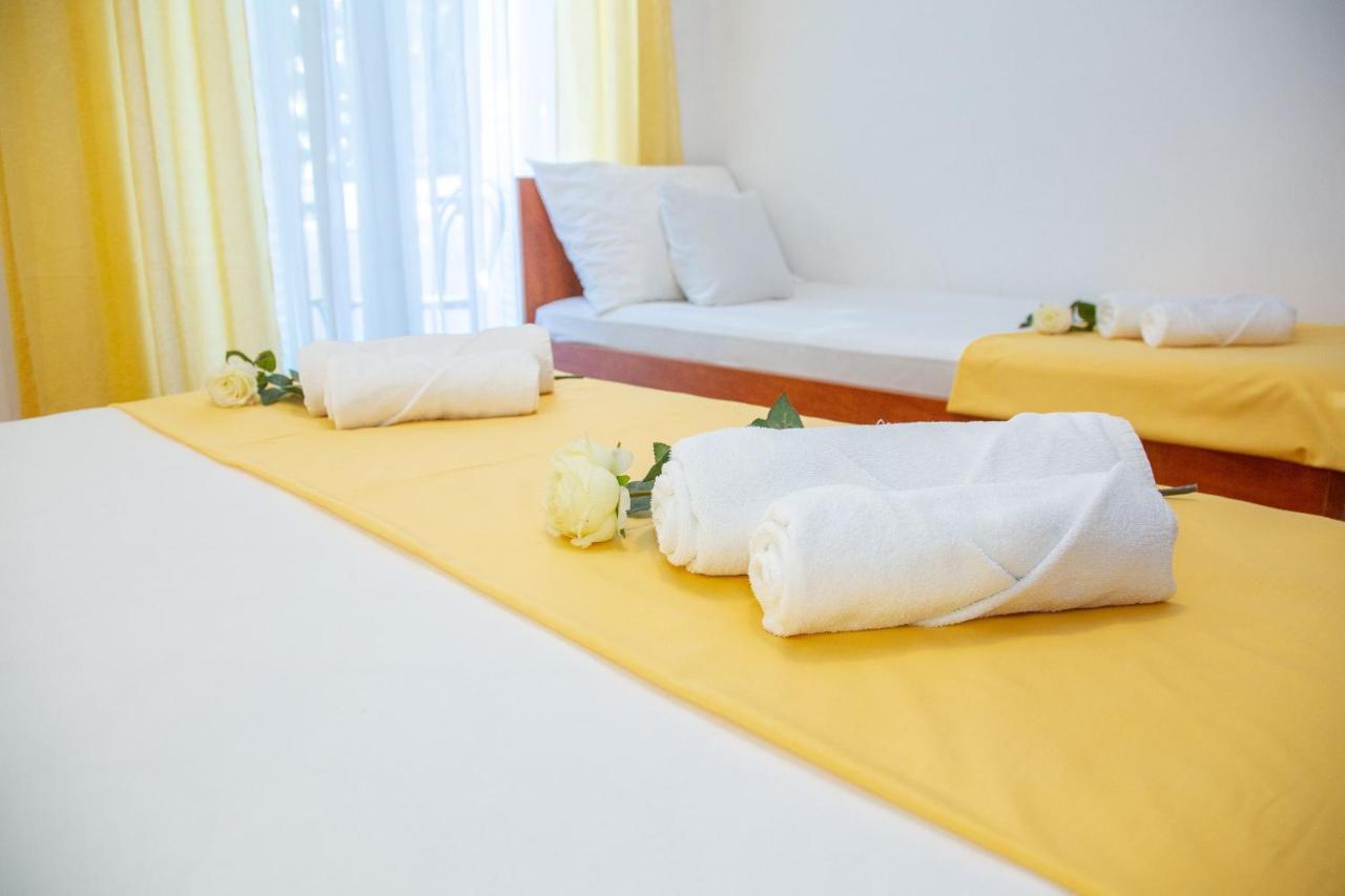 Rooms Magnolia With Pool Novalja Ngoại thất bức ảnh
