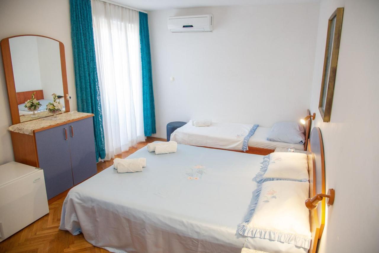 Rooms Magnolia With Pool Novalja Ngoại thất bức ảnh