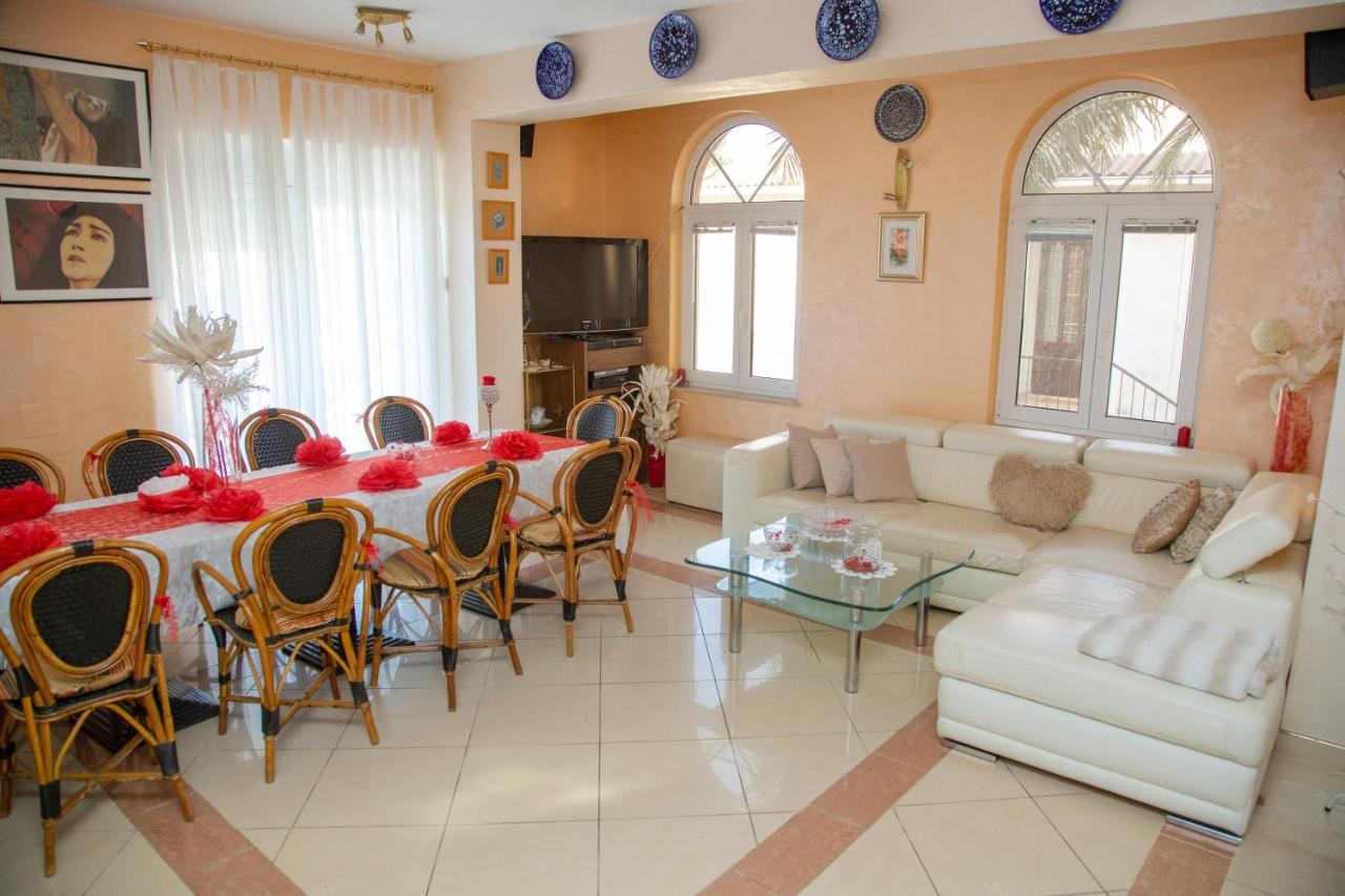 Rooms Magnolia With Pool Novalja Ngoại thất bức ảnh